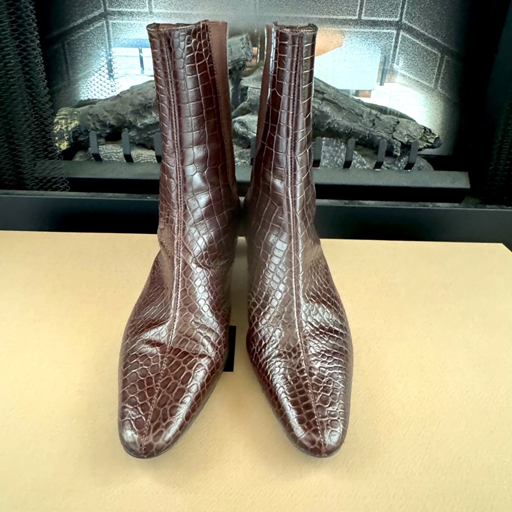 Talbots kitten heel genuine leather in burgundy/espresso croc boots 7B